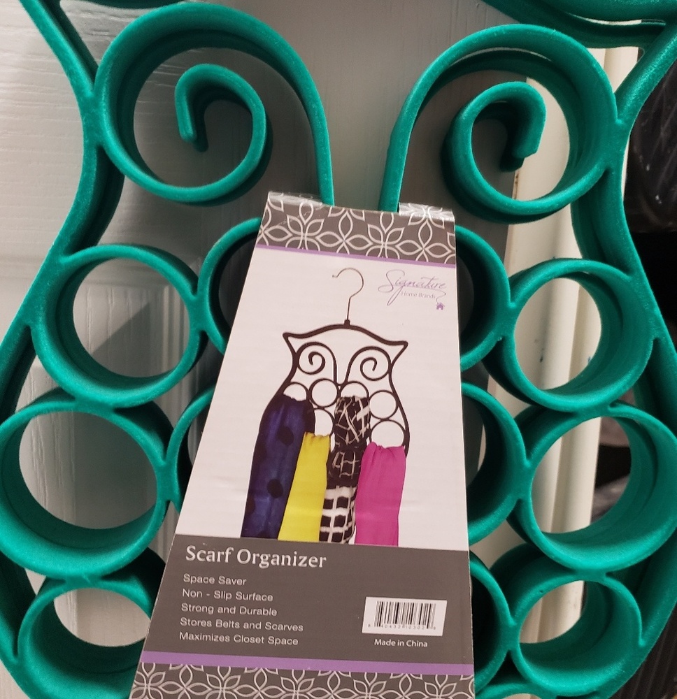 NWT non-slip scarf organizer